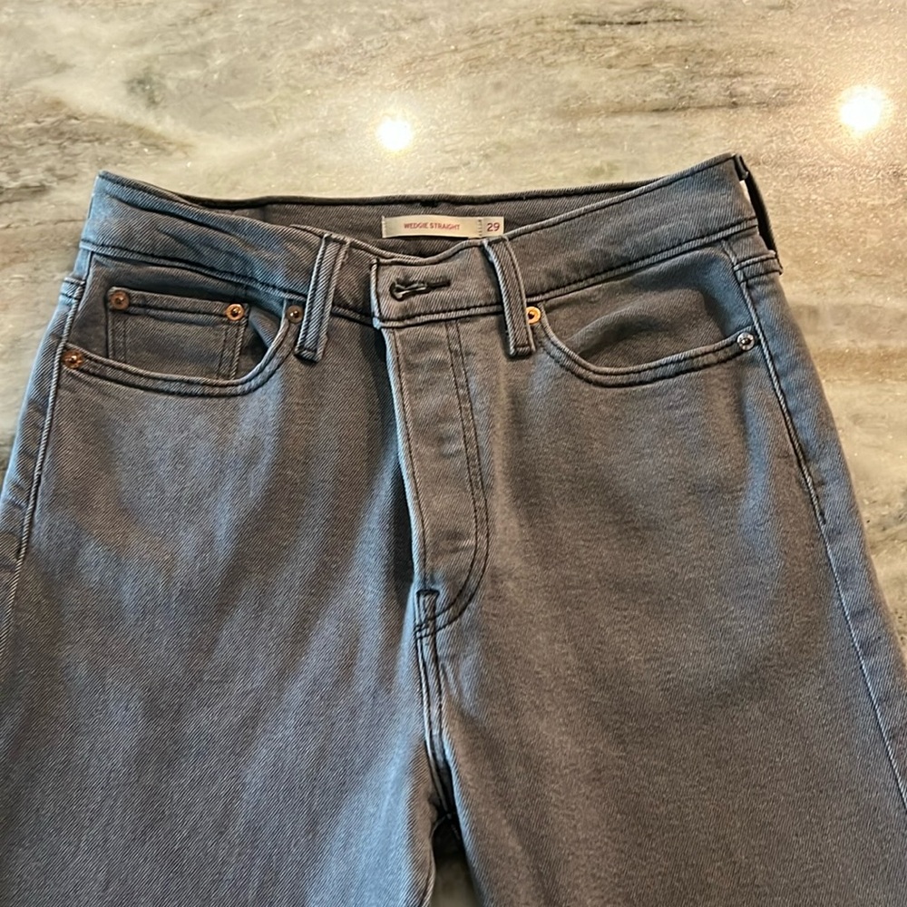 Levi Wedgie Straight size 29 jeans